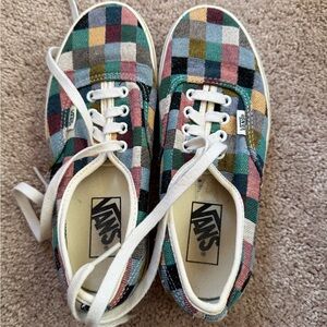 Vans Women’s Checkered Sneakers - size 7